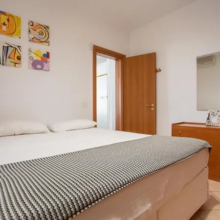 Holiday home Nisia Torre Lapillo